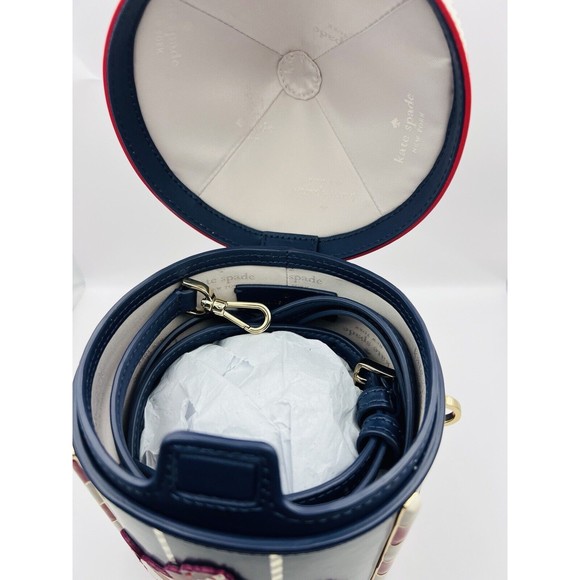 Kate Spade Winter Wonders Carousel 3D Crossbody Bag Novelty Handbag New - Picture 4 of 5